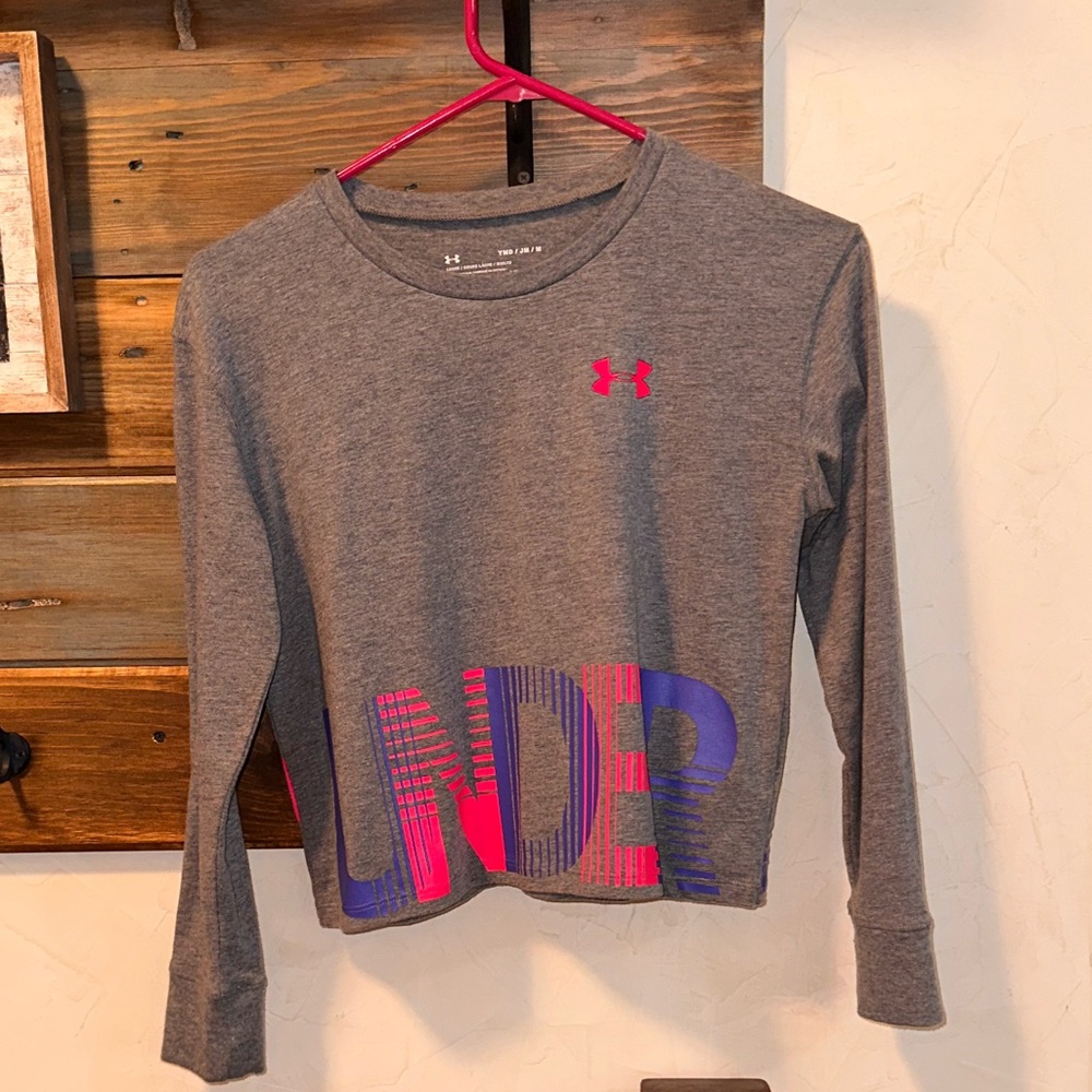Girls Youth Medium Under Armor Heat Gear
Crop Top EUC